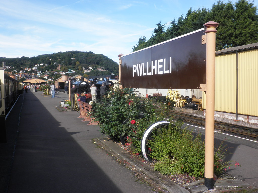 Heathrow Airport To Pwllheli